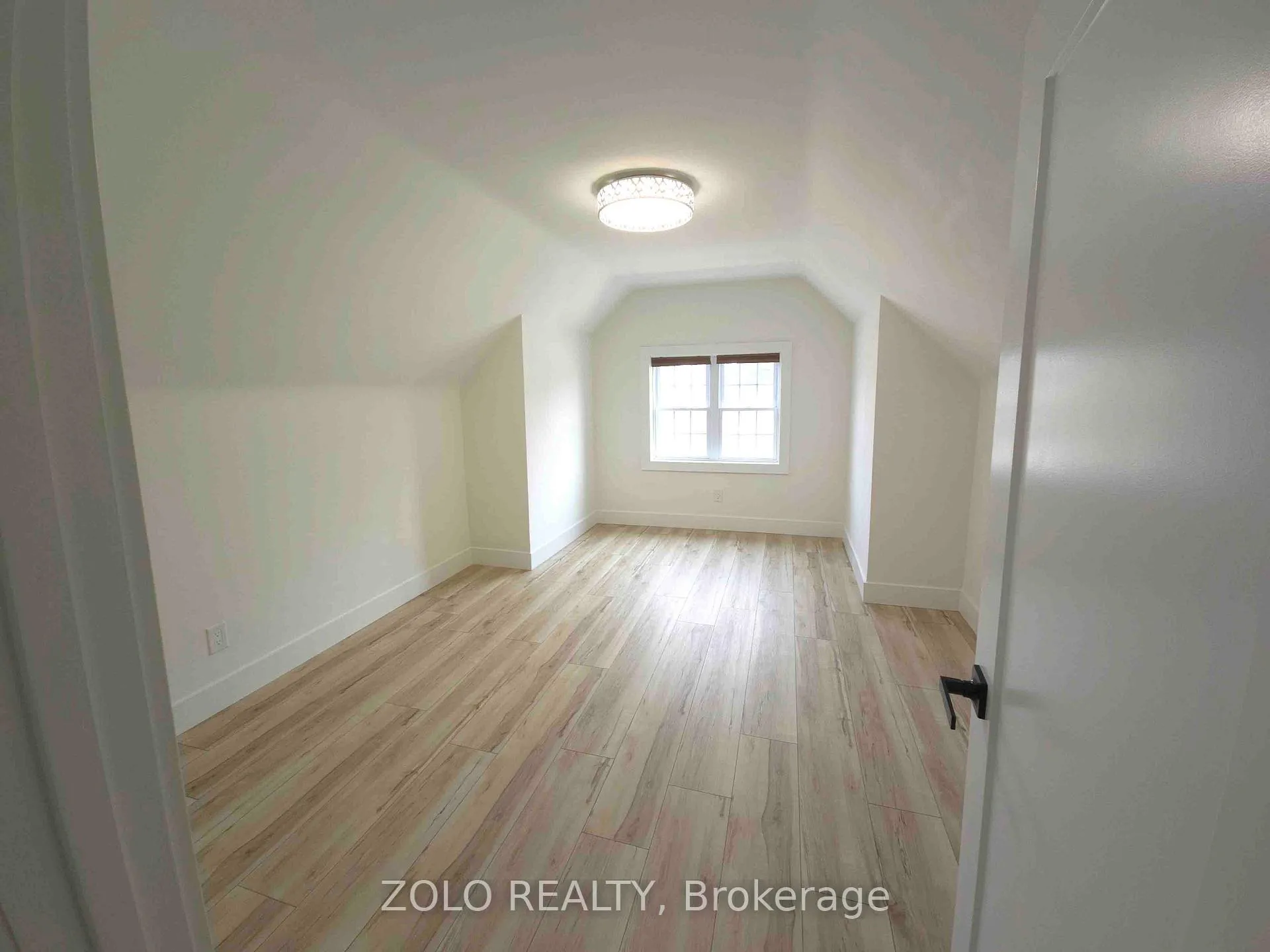 Photo 24 of 1504 King Street E, Hamilton, Delta — HOMEH
