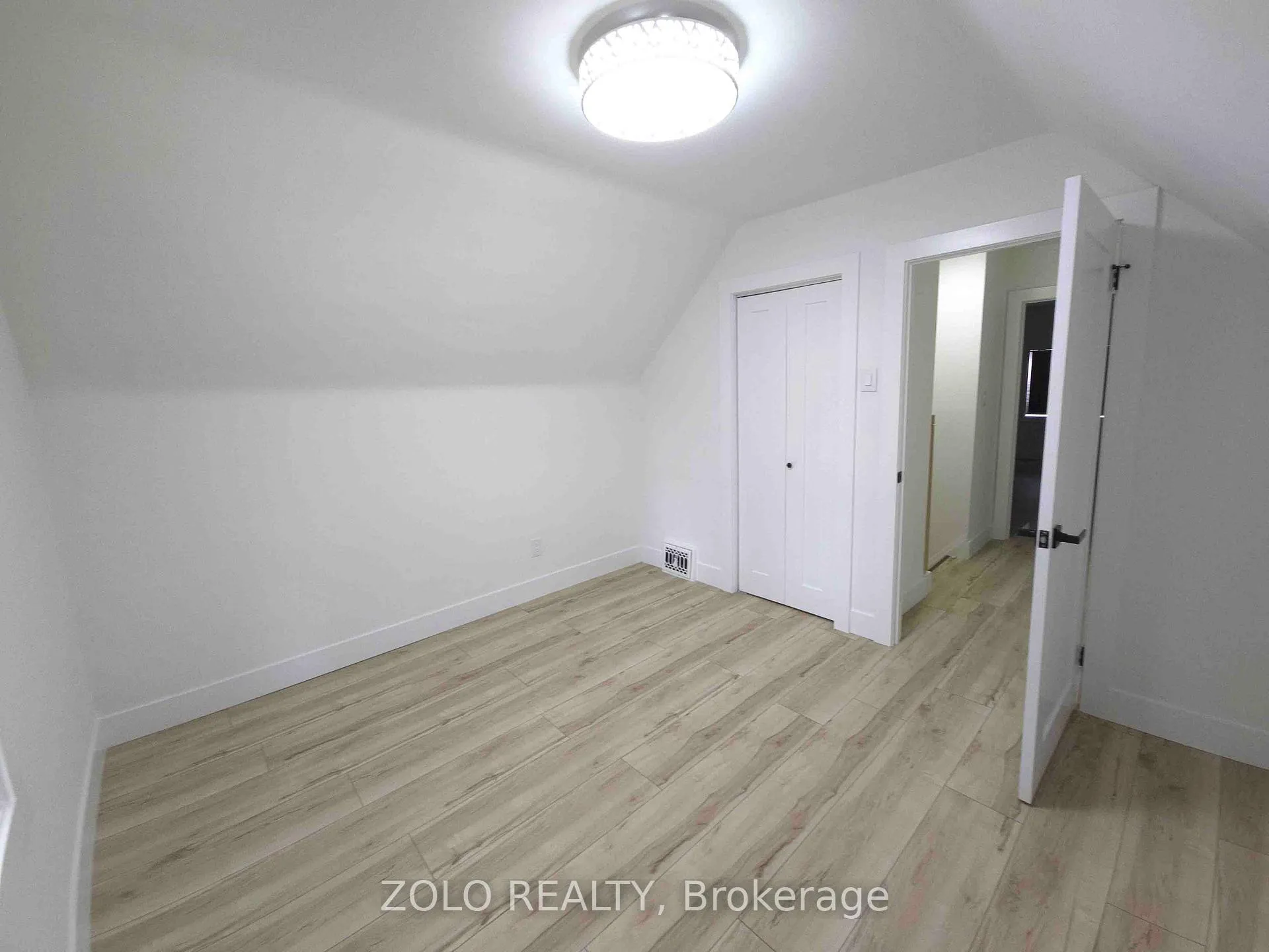 Photo 25 of 1504 King Street E, Hamilton, Delta — HOMEH