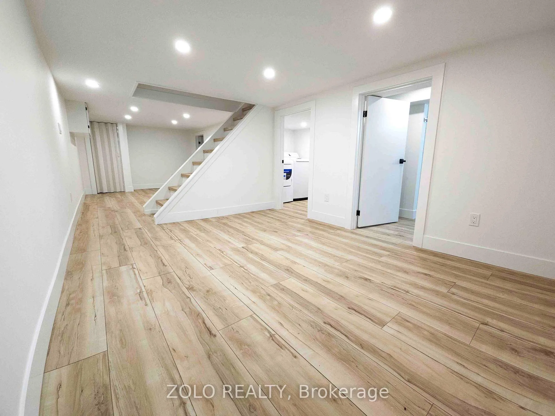 Photo 31 of 1504 King Street E, Hamilton, Delta — HOMEH