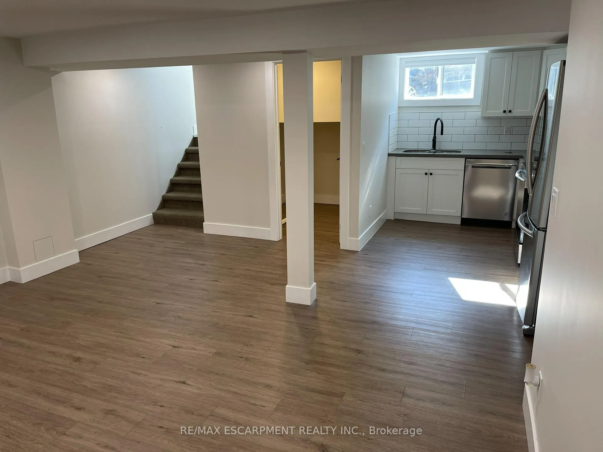 Photo 2 of Unit 2, 8 Alderney Avenue, Hamilton, Hill Park — HOMEH