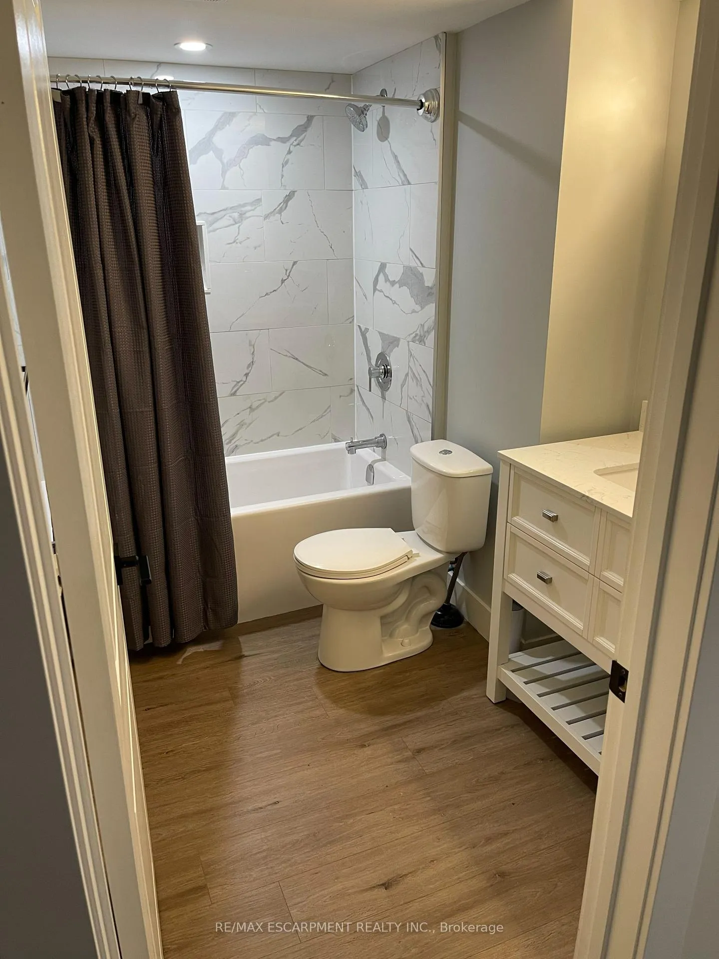 Photo 10 of Unit 2, 8 Alderney Avenue, Hamilton, Hill Park — HOMEH