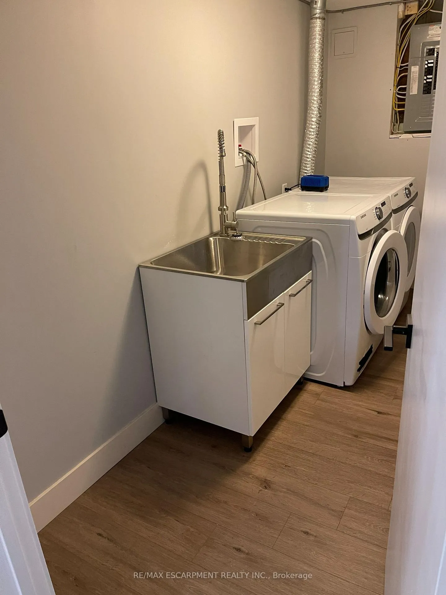 Photo 12 of Unit 2, 8 Alderney Avenue, Hamilton, Hill Park — HOMEH