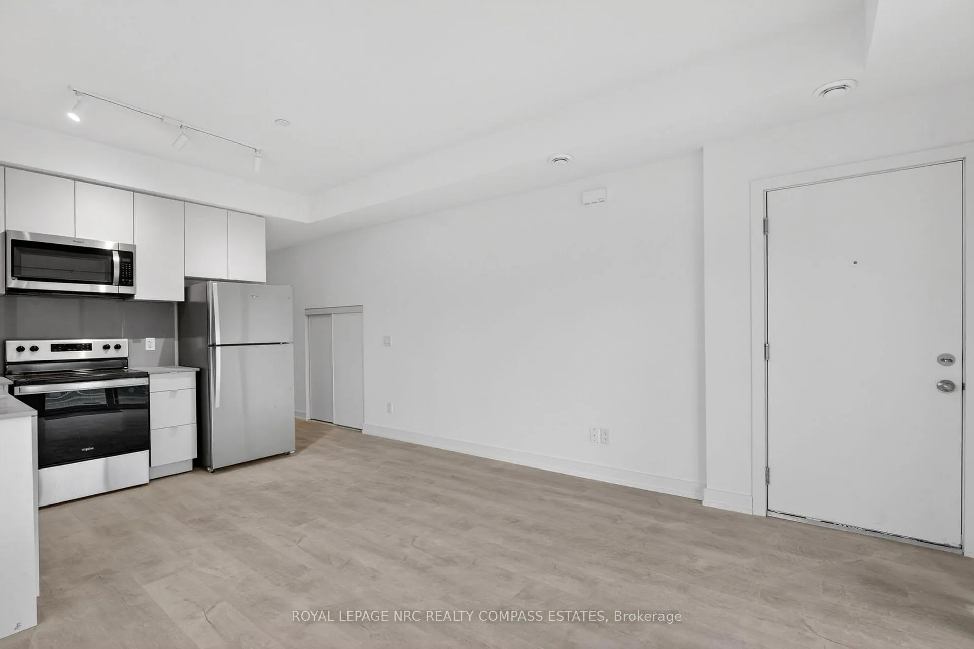 Photo 3 of Unit 201A, 16 Melbourne Avenue, St. Catharines, E. Chester — HOMEH