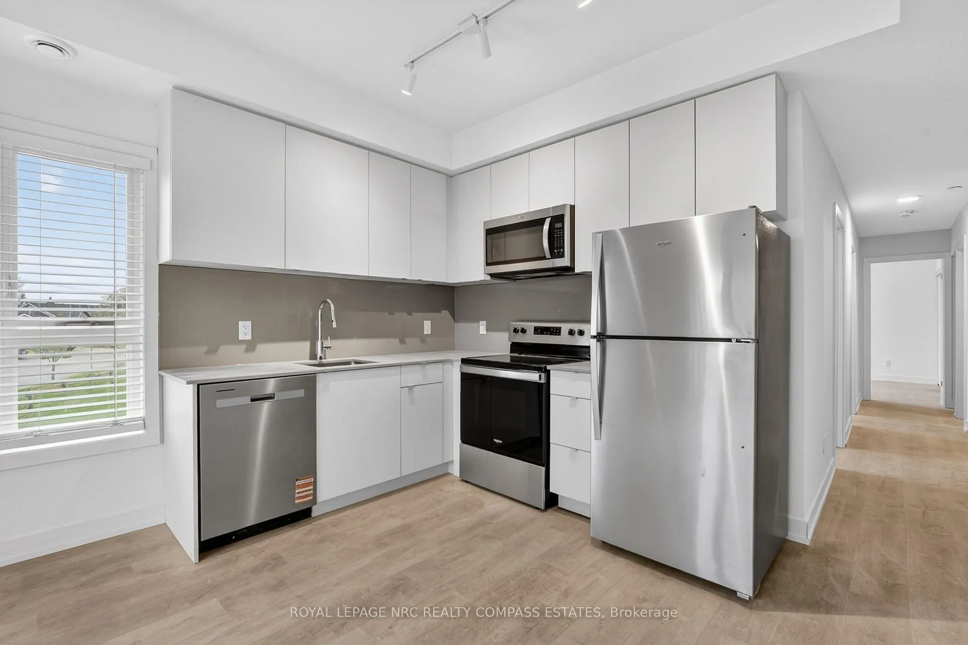 Photo 4 of Unit 201A, 16 Melbourne Avenue, St. Catharines, E. Chester — HOMEH