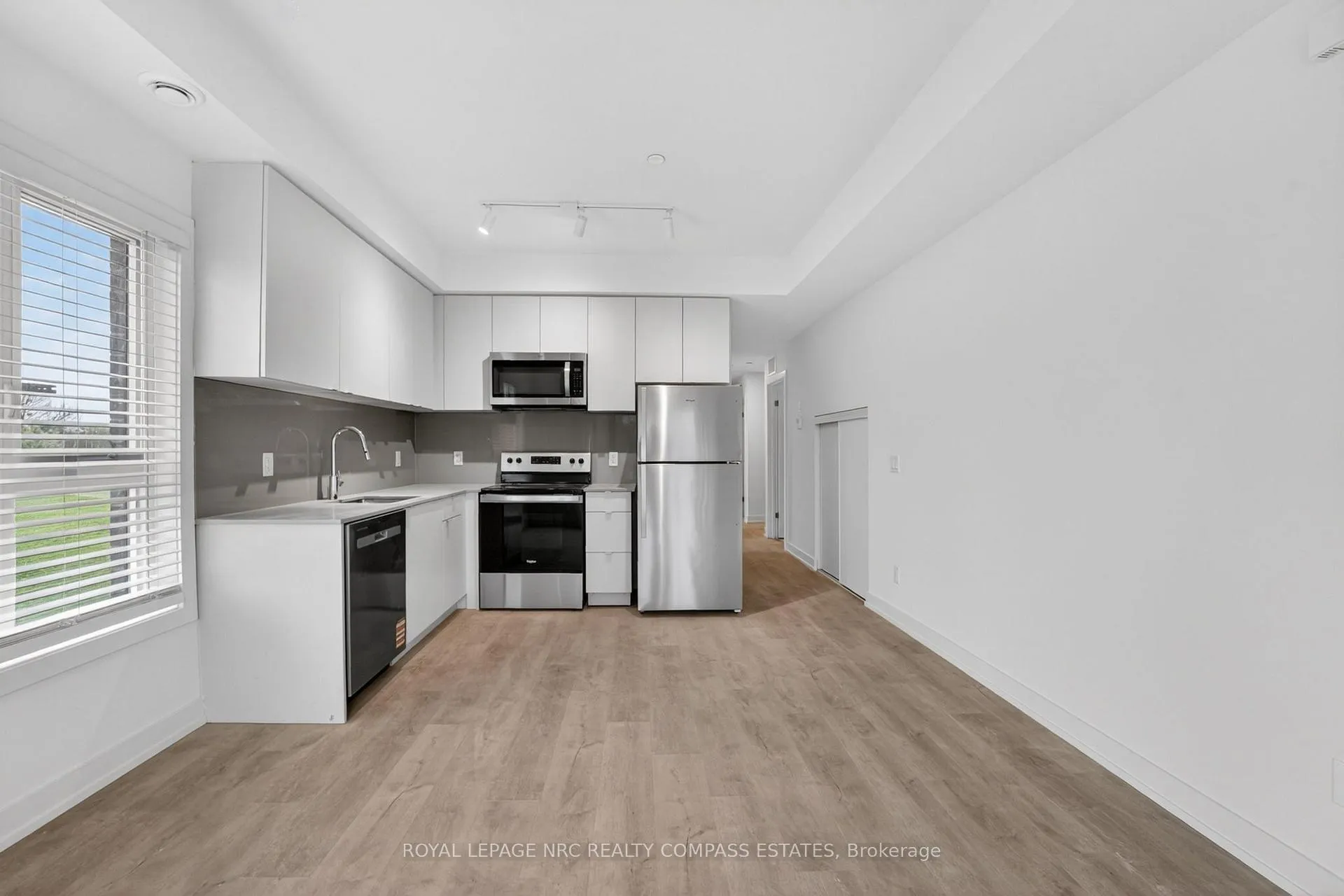 Photo 6 of Unit 201A, 16 Melbourne Avenue, St. Catharines, E. Chester — HOMEH