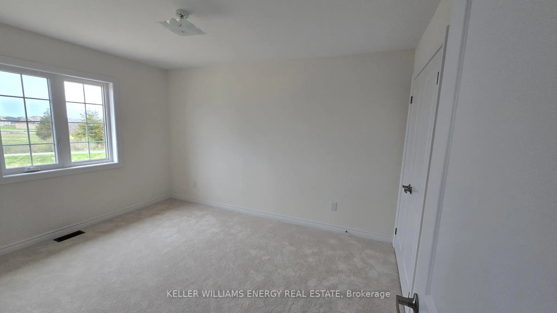 Photo 12 of 18 Blue Heron Drive, Quinte West, Sidney Ward — HOMEH