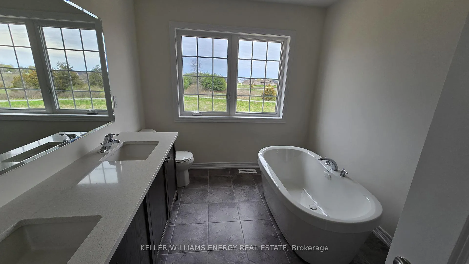 Photo 21 of 18 Blue Heron Drive, Quinte West, Sidney Ward — HOMEH