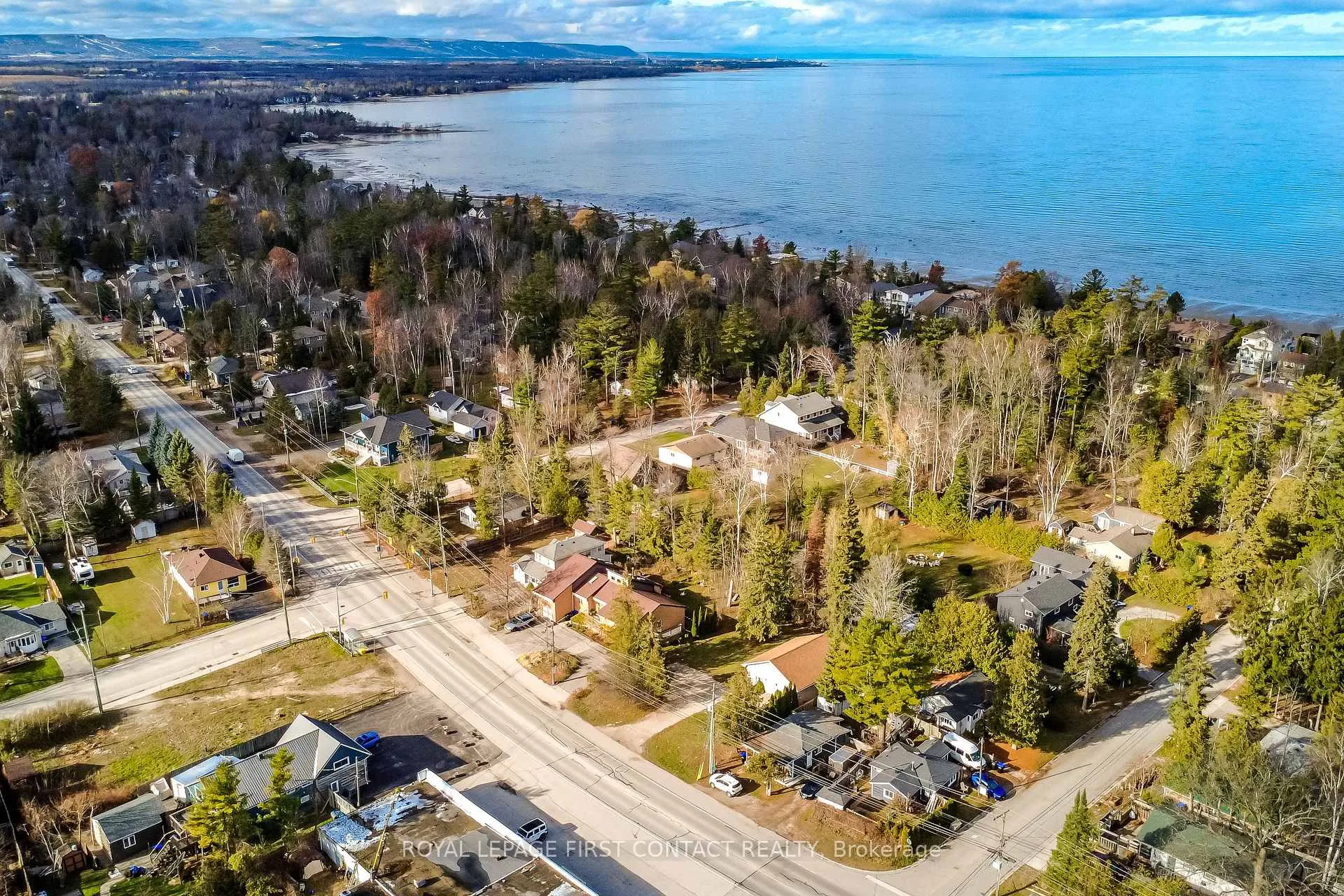 Photo 4 of 3071 Mosely Street, Wasaga Beach — HOMEH