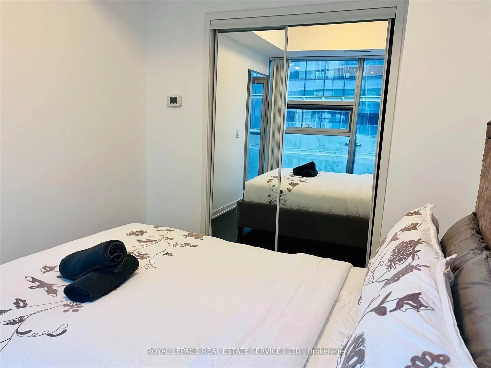 Photo 12 of Unit 1909, 14 York Street E, Toronto, Waterfront Communities — HOMEH
