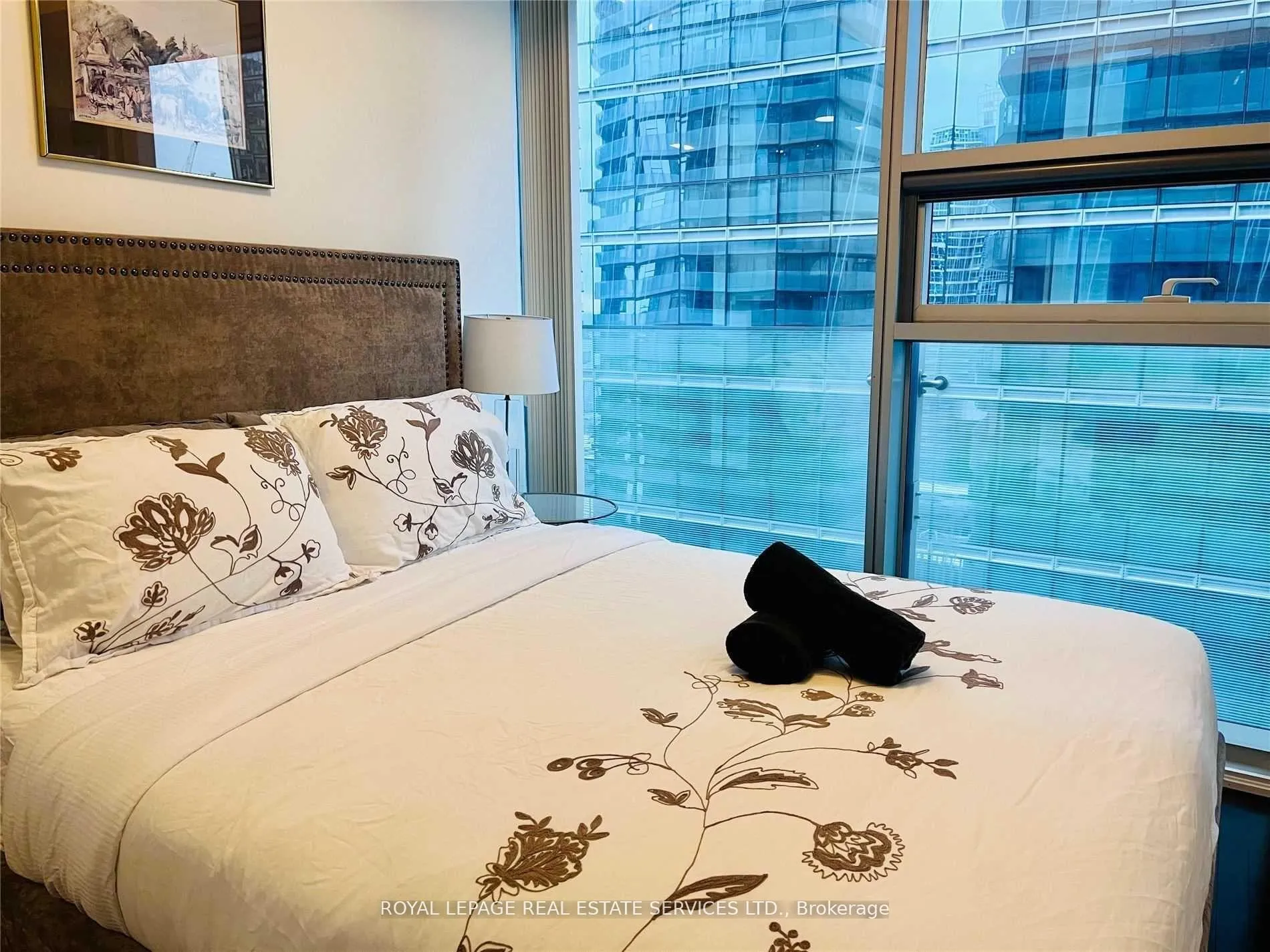 Photo 13 of Unit 1909, 14 York Street E, Toronto, Waterfront Communities — HOMEH
