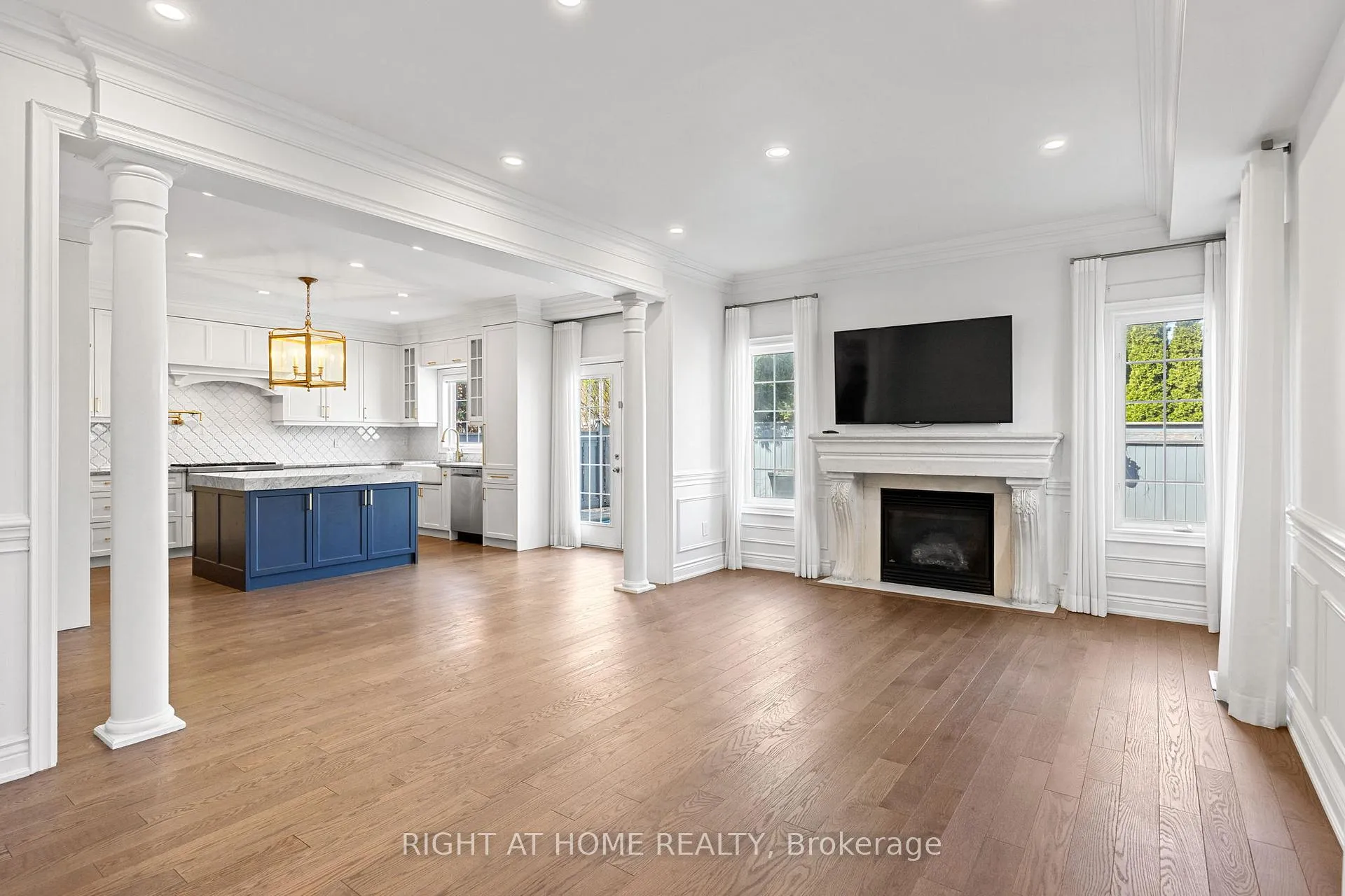 Photo 11 of 116 Knightshade Drive, Vaughan, Patterson — HOMEH