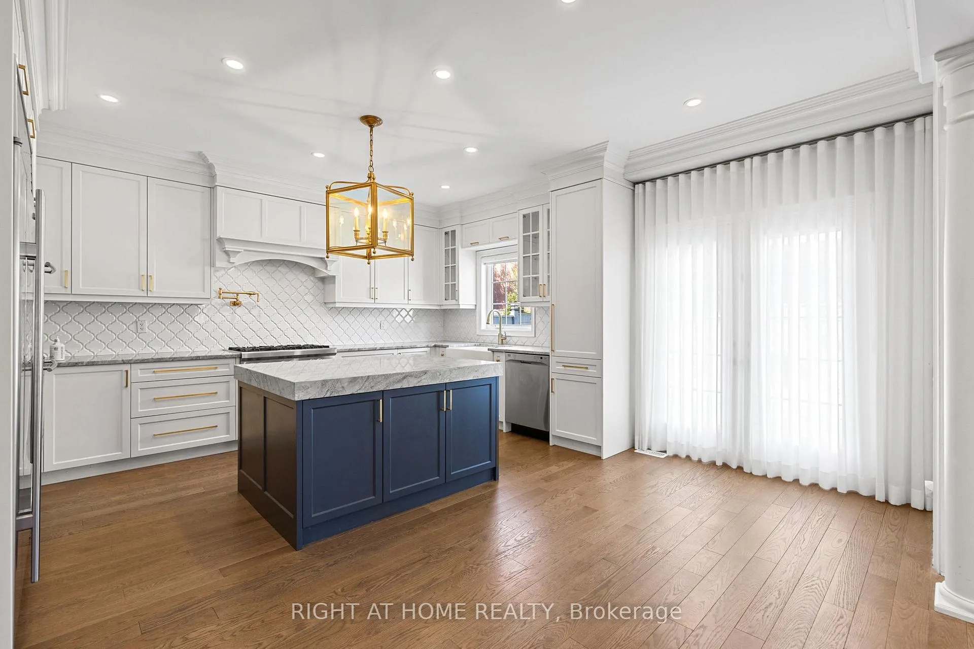 Photo 16 of 116 Knightshade Drive, Vaughan, Patterson — HOMEH