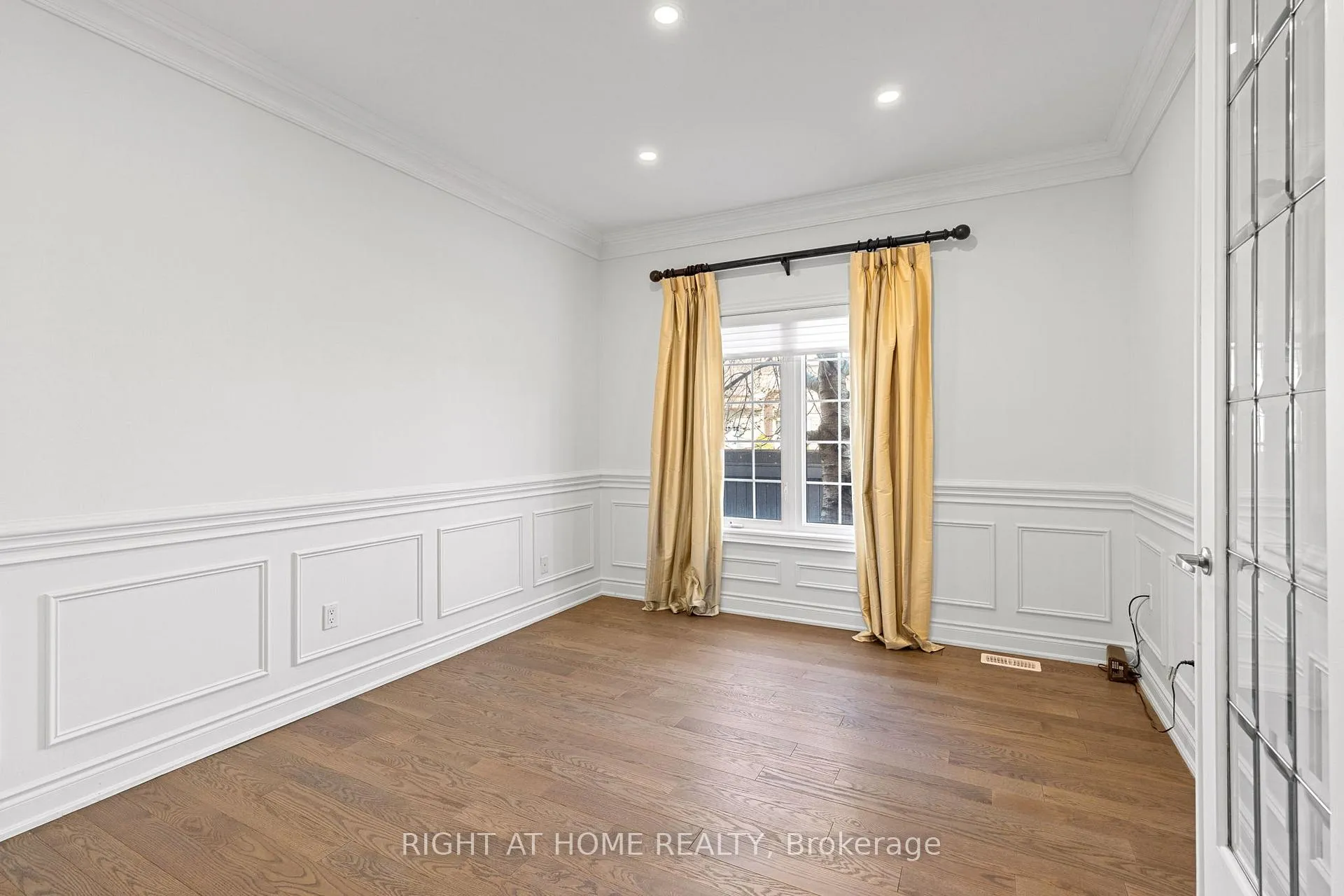 Photo 17 of 116 Knightshade Drive, Vaughan, Patterson — HOMEH