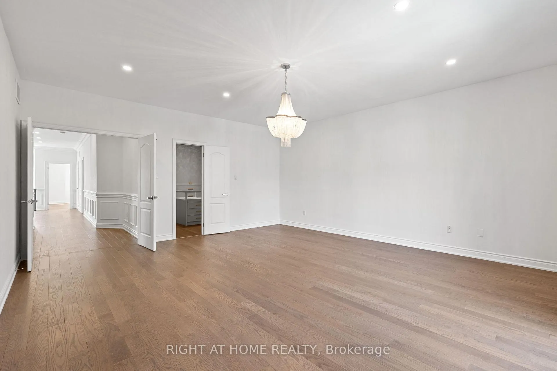 Photo 22 of 116 Knightshade Drive, Vaughan, Patterson — HOMEH