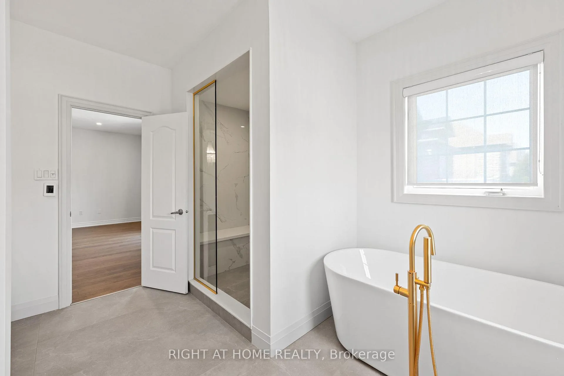 Photo 25 of 116 Knightshade Drive, Vaughan, Patterson — HOMEH