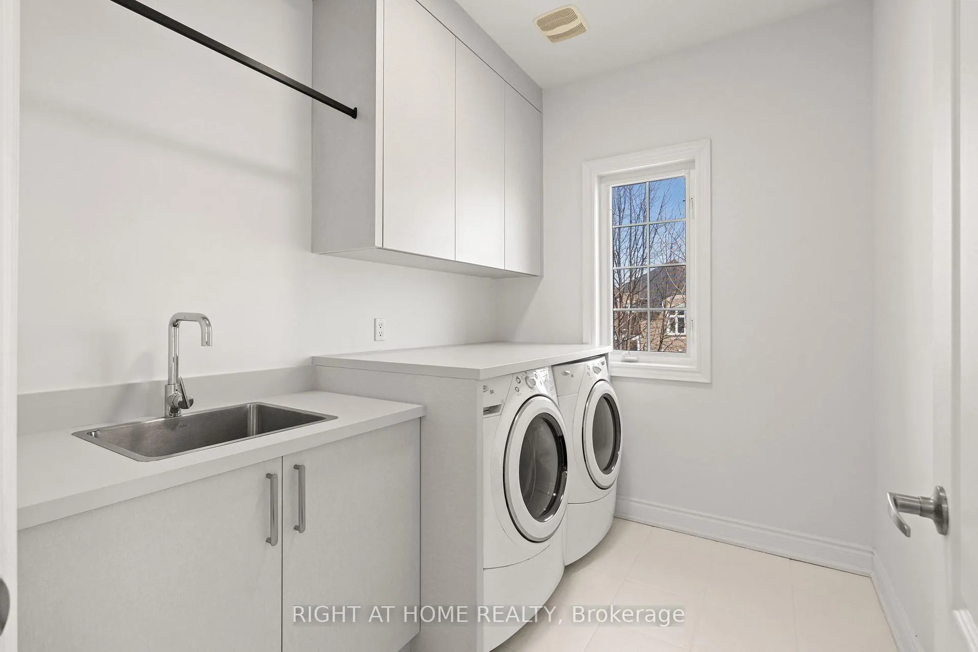 Photo 27 of 116 Knightshade Drive, Vaughan, Patterson — HOMEH