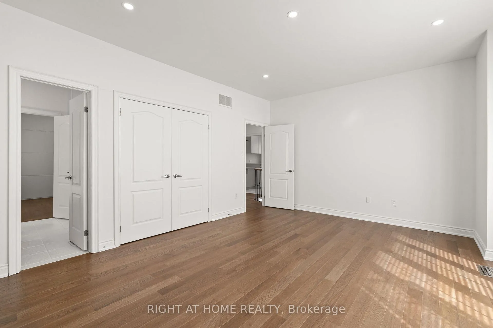 Photo 29 of 116 Knightshade Drive, Vaughan, Patterson — HOMEH