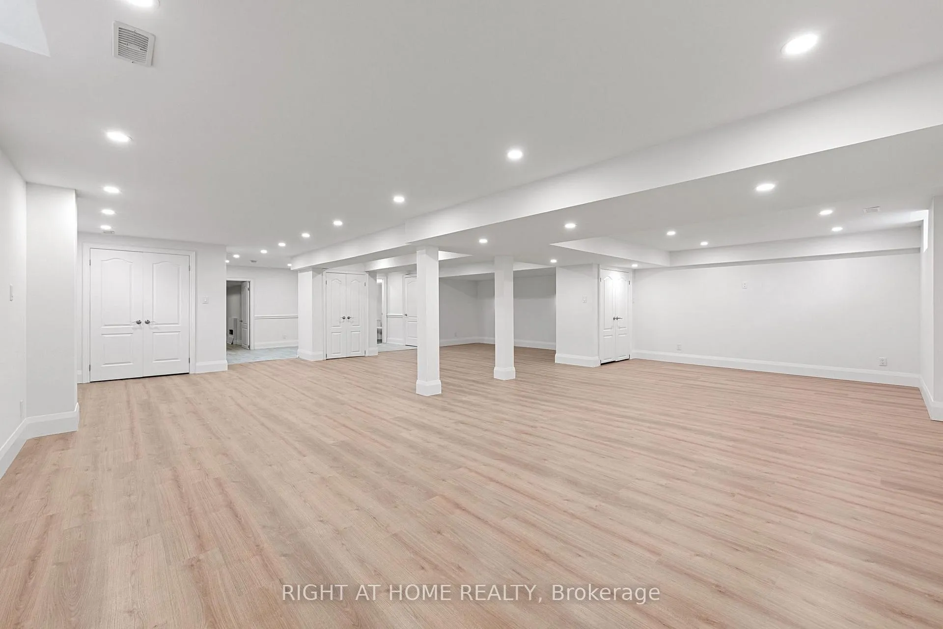 Photo 35 of 116 Knightshade Drive, Vaughan, Patterson — HOMEH
