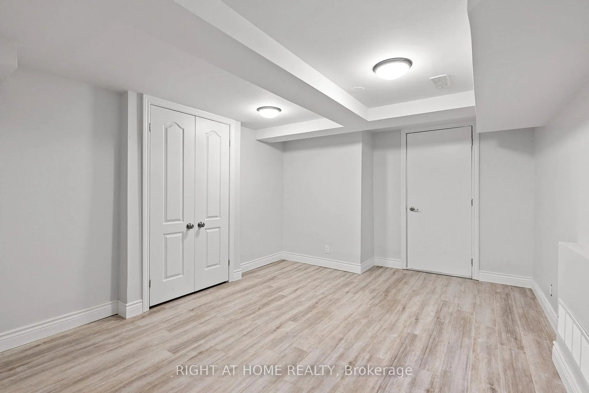 Photo 37 of 116 Knightshade Drive, Vaughan, Patterson — HOMEH