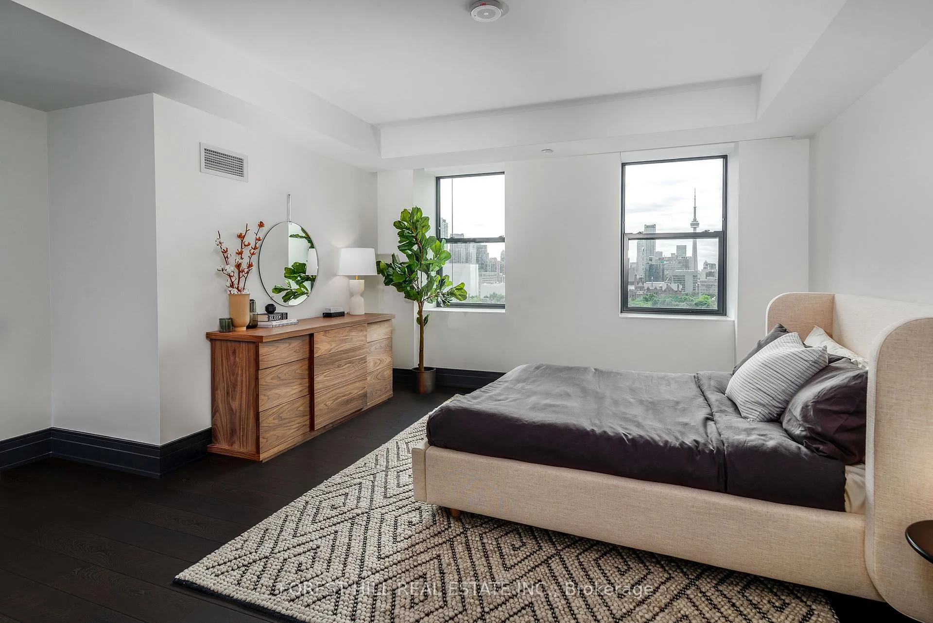 Photo 4 of Unit 1505, 2 Avenue Road, Toronto, The Annex — HOMEH