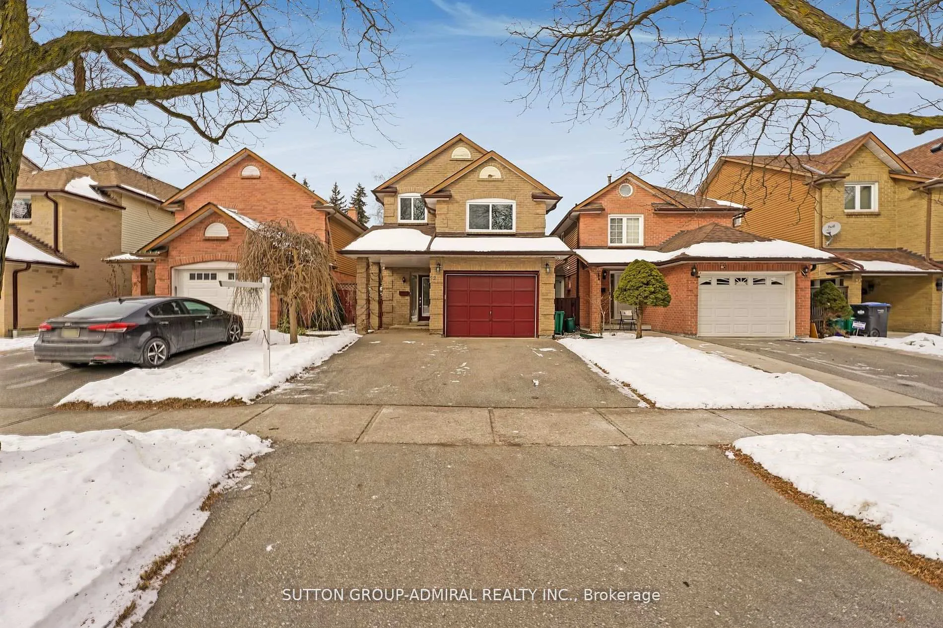 Photo 2 of 52 Garden Avenue, Brampton, Brampton West — HOMEH