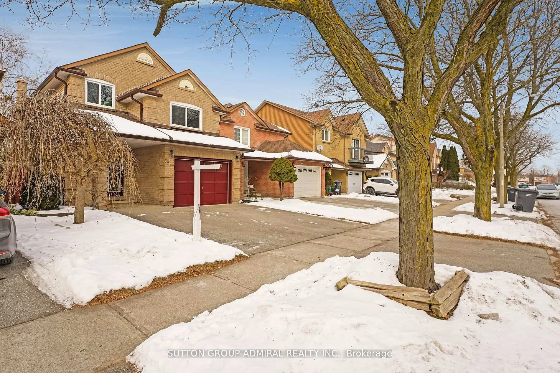 Photo 3 of 52 Garden Avenue, Brampton, Brampton West — HOMEH