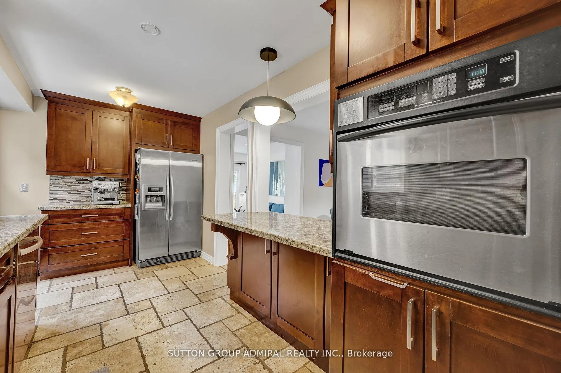 Photo 14 of 52 Garden Avenue, Brampton, Brampton West — HOMEH