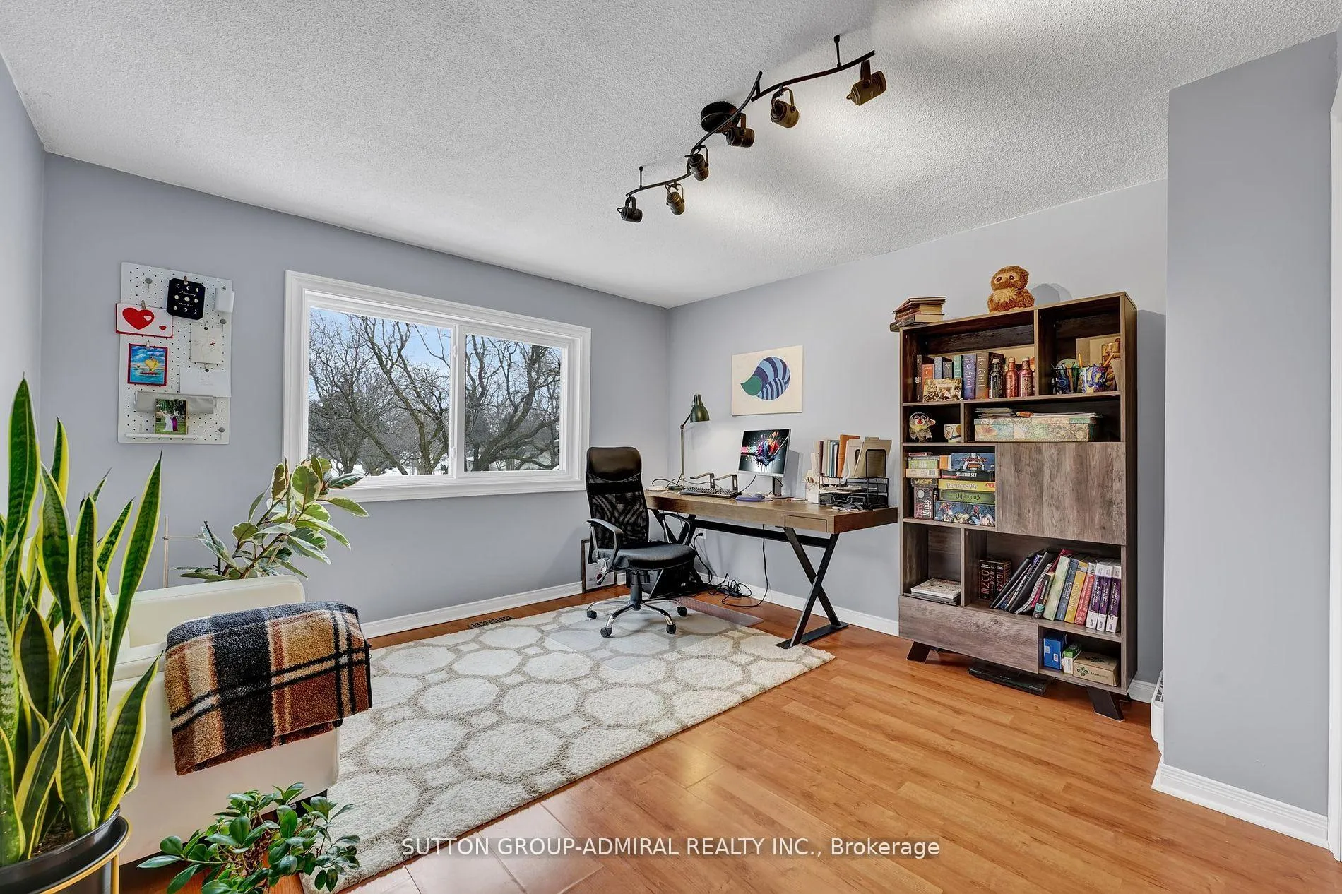 Photo 21 of 52 Garden Avenue, Brampton, Brampton West — HOMEH