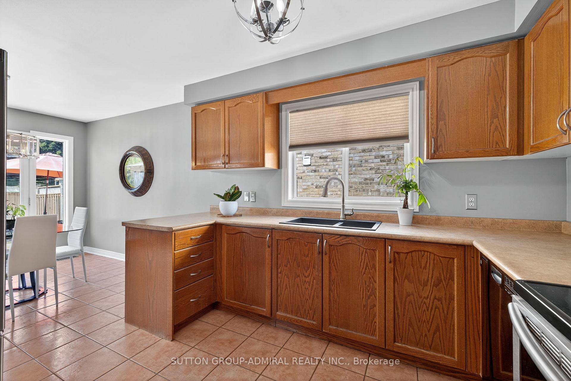 Photo 15 of 93 Harvest Moon Drive, Caledon, Bolton West — HOMEH