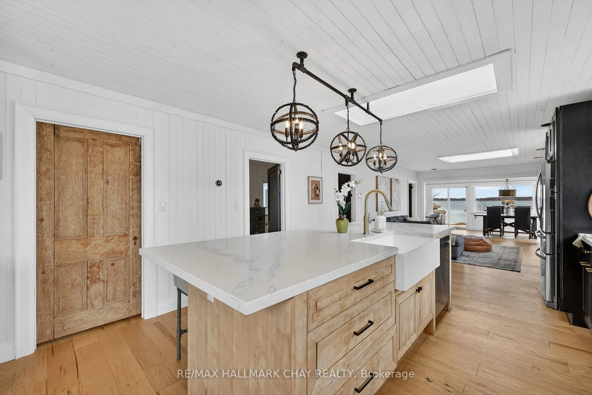Photo 12 of 461 Limerick Street, Innisfil, Rural Innisfil — HOMEH