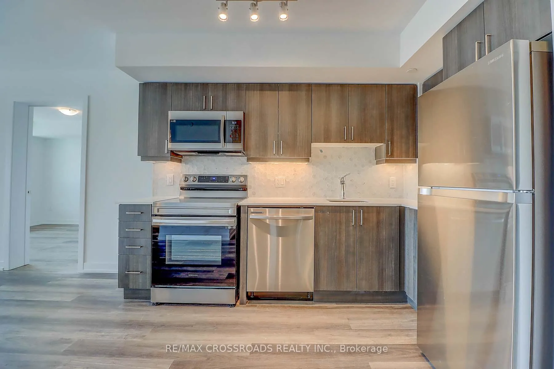 Photo 2 of Unit 1111, 1480 Bayly Street, Pickering, Bay Ridges — HOMEH