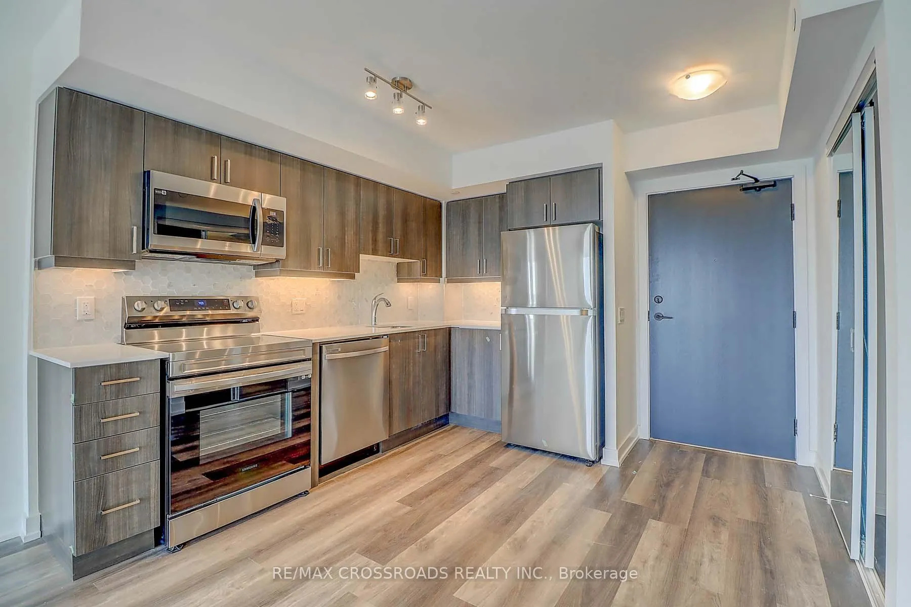 Photo 5 of Unit 1111, 1480 Bayly Street, Pickering, Bay Ridges — HOMEH