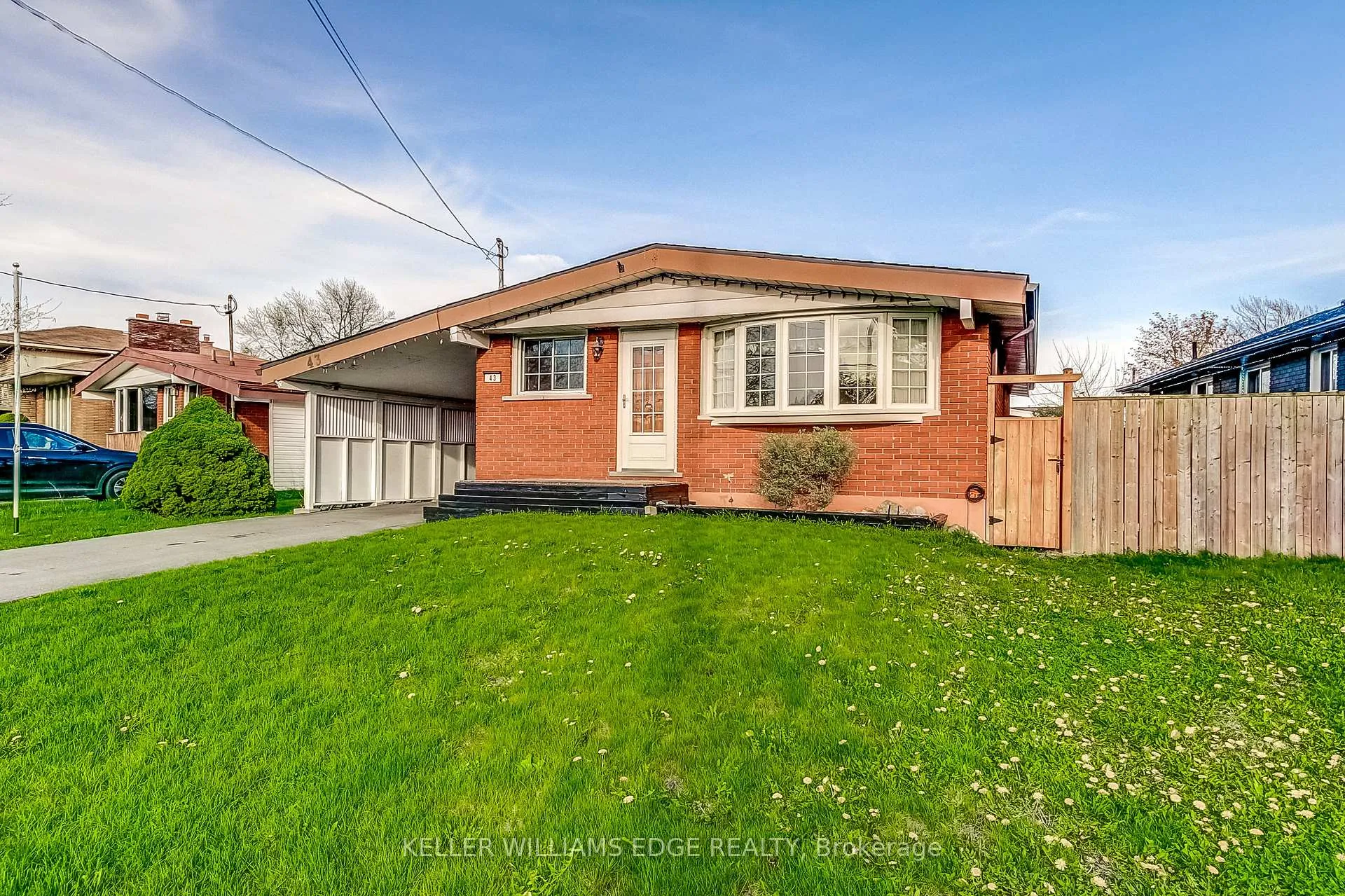 Photo 2 of 43 Lawfield Drive, Hamilton, Lawfield — HOMEH