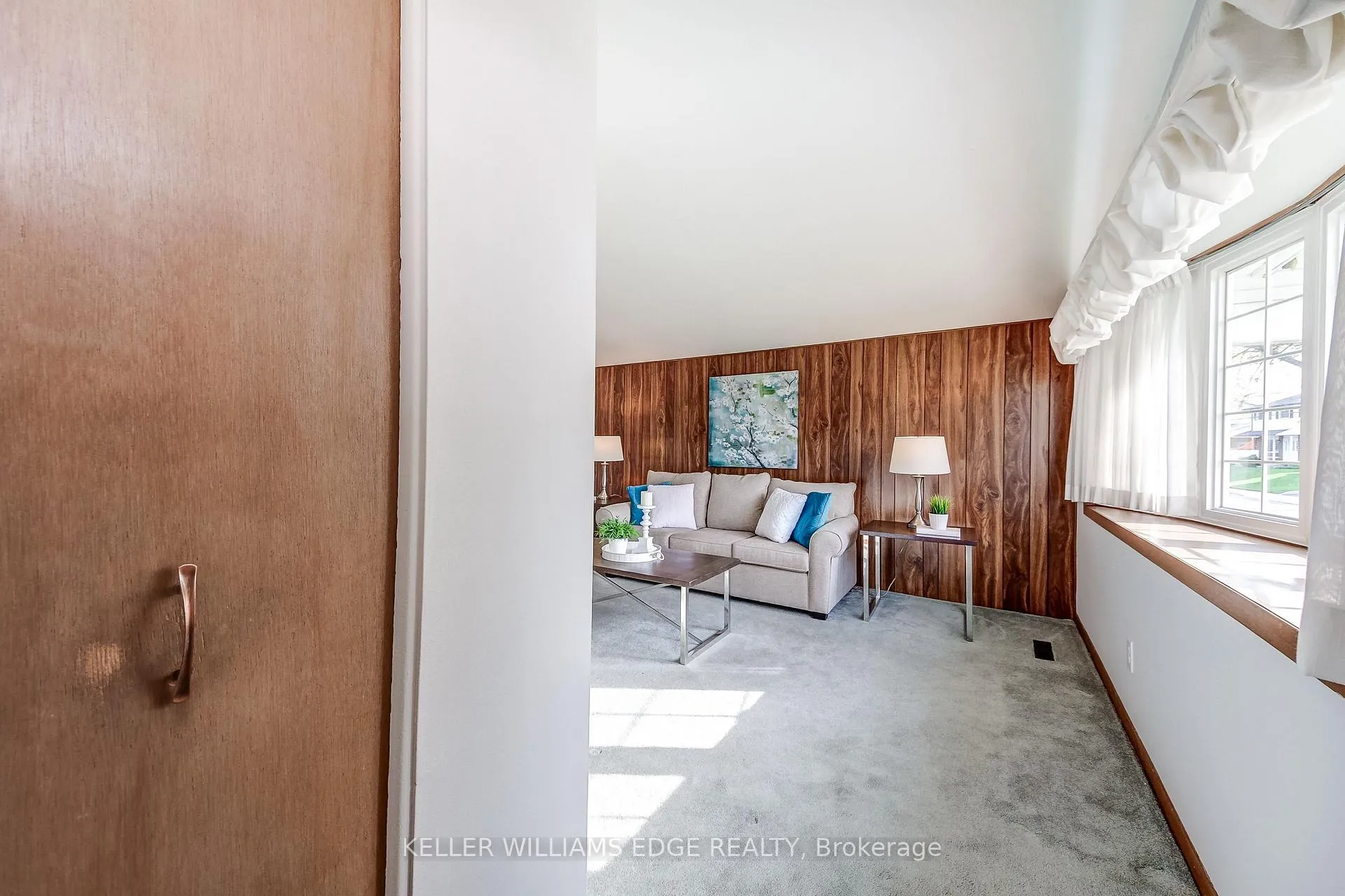 Photo 5 of 43 Lawfield Drive, Hamilton, Lawfield — HOMEH