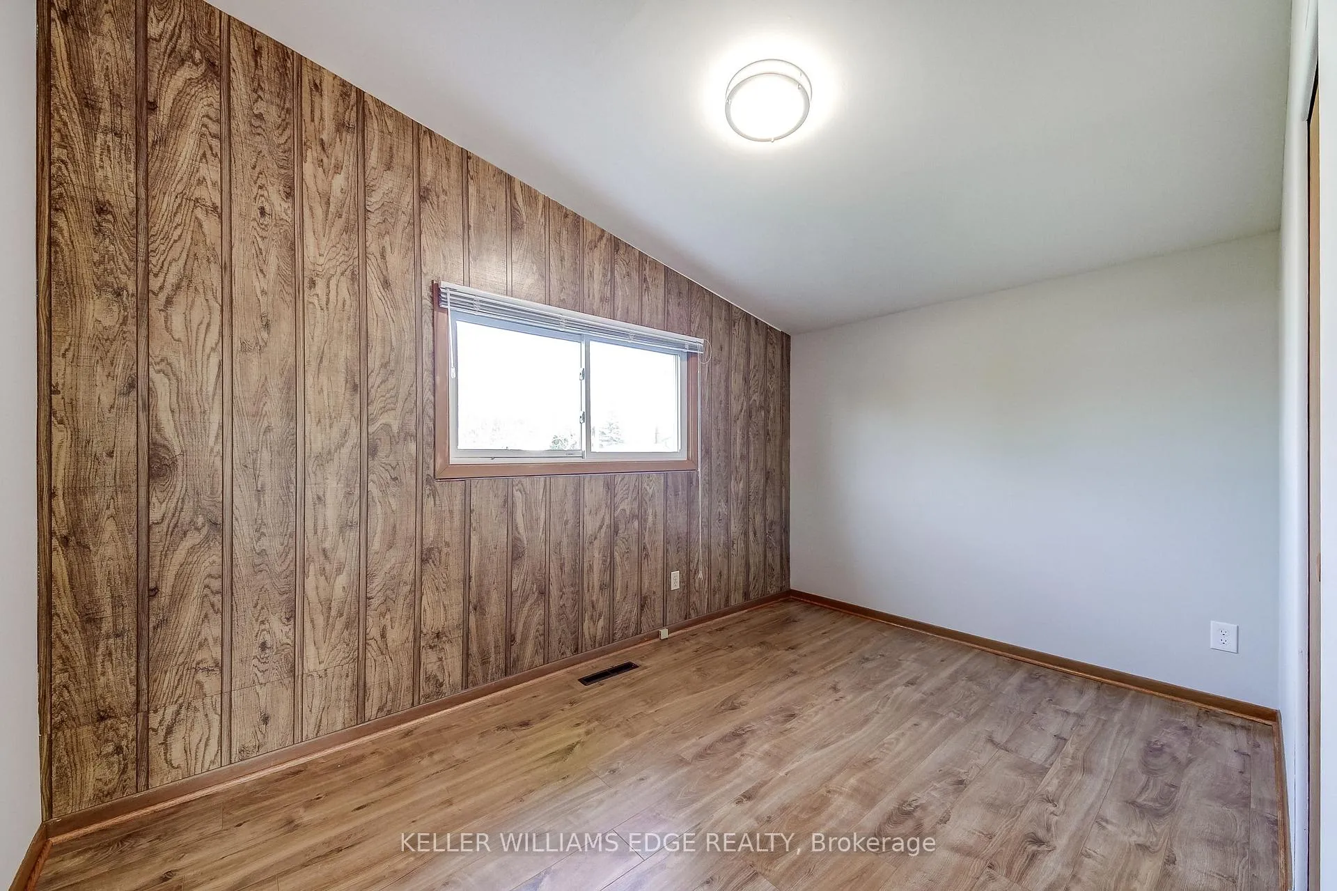 Photo 16 of 43 Lawfield Drive, Hamilton, Lawfield — HOMEH
