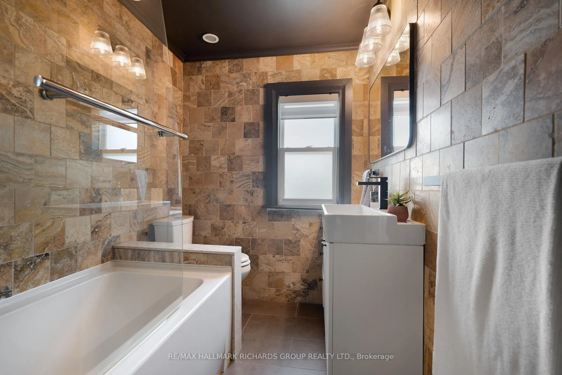 Photo 13 of 50 Wayland Avenue, Toronto, East End-Danforth — HOMEH
