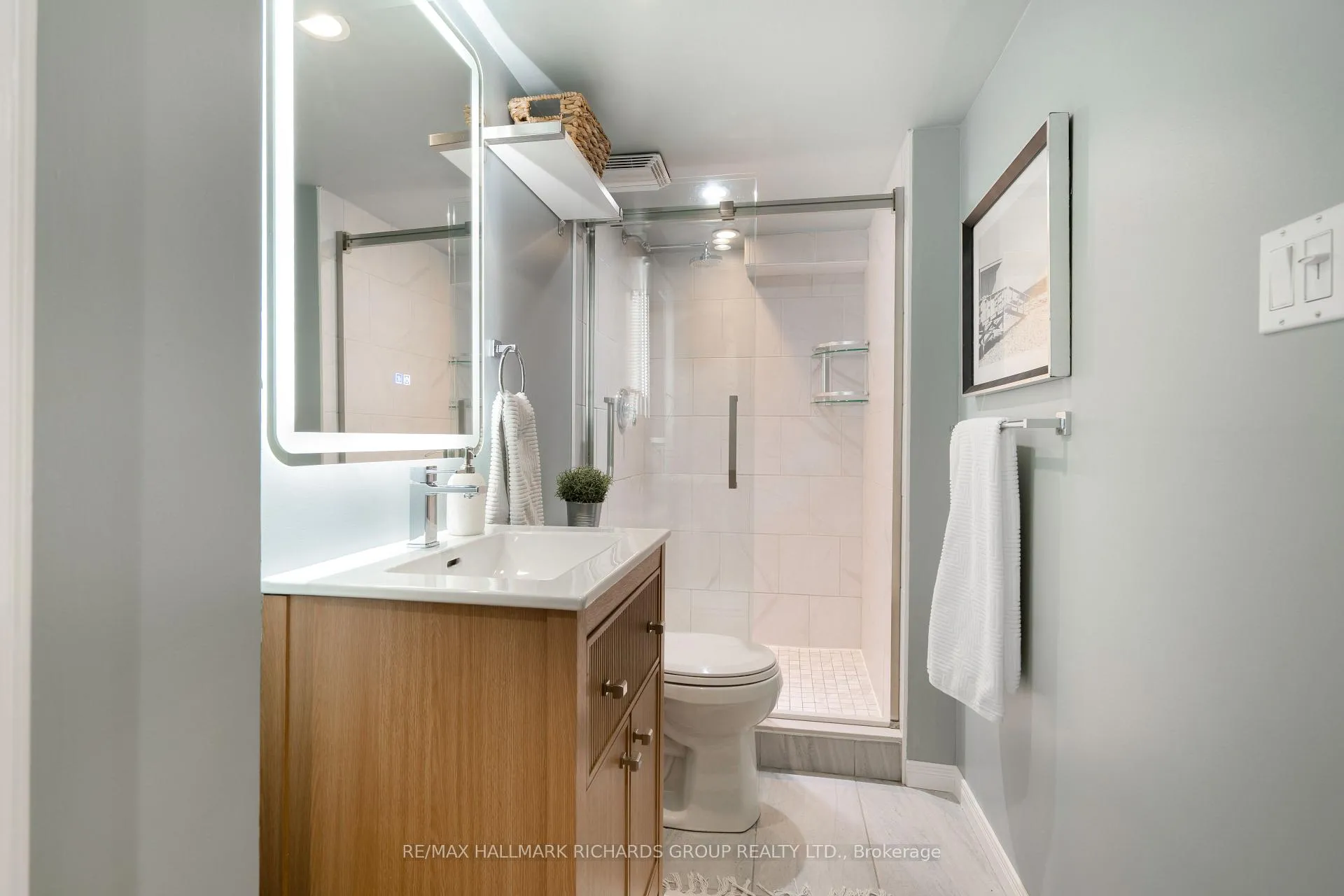 Photo 15 of 50 Wayland Avenue, Toronto, East End-Danforth — HOMEH