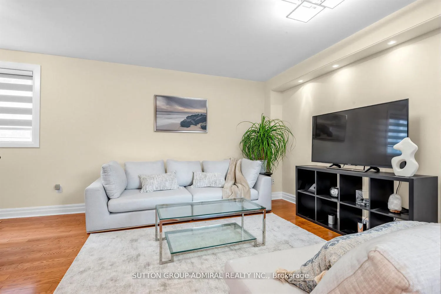 Photo 7 of 68 Redondo Drive, Vaughan, Beverley Glen — HOMEH