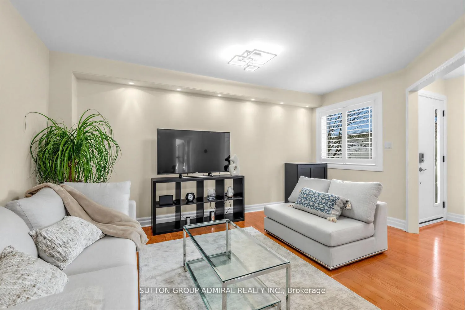 Photo 8 of 68 Redondo Drive, Vaughan, Beverley Glen — HOMEH