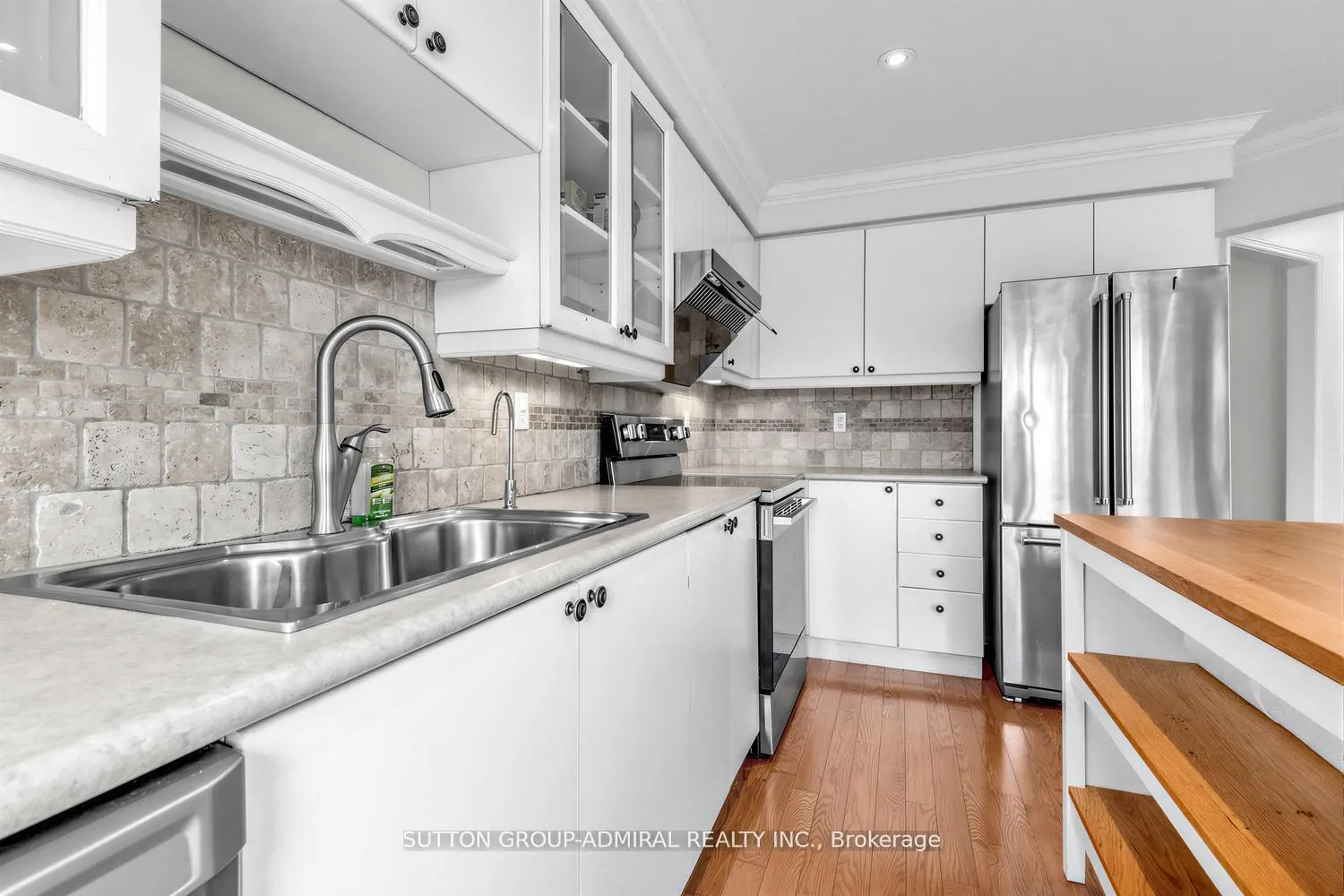 Photo 17 of 68 Redondo Drive, Vaughan, Beverley Glen — HOMEH