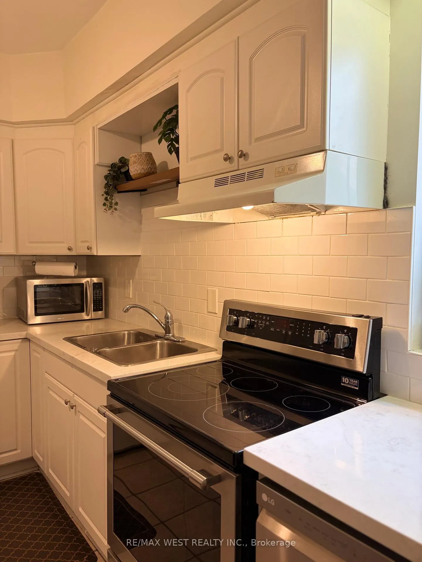 Photo 14 of Unit Main/Bsmt, 108 Springhurst Avenue, Toronto, South Parkdale — HOMEH