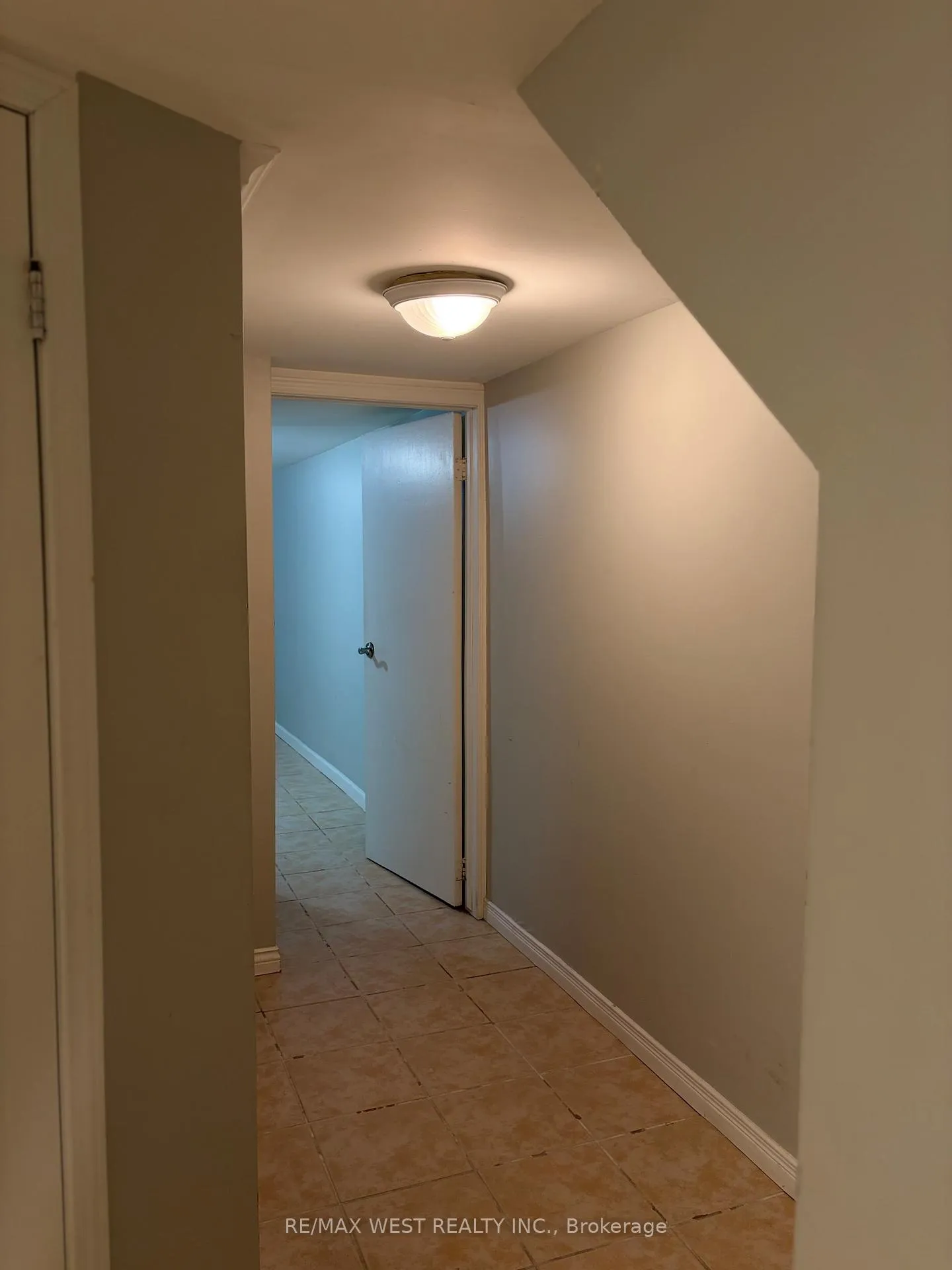 Photo 23 of Unit Main/Bsmt, 108 Springhurst Avenue, Toronto, South Parkdale — HOMEH