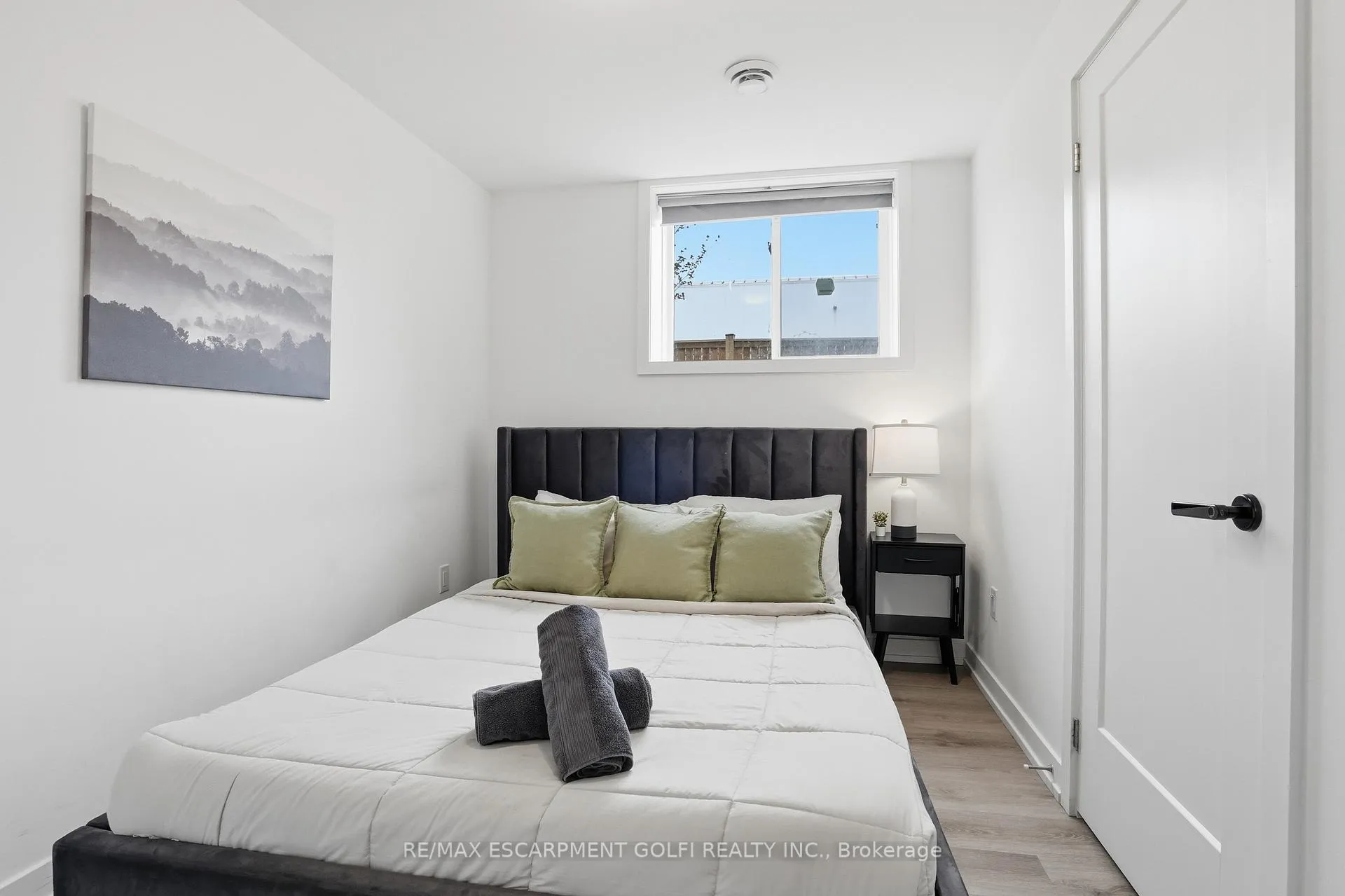 Photo 9 of Unit 413, 4263 Fourth Avenue, Niagara Falls, Downtown — HOMEH