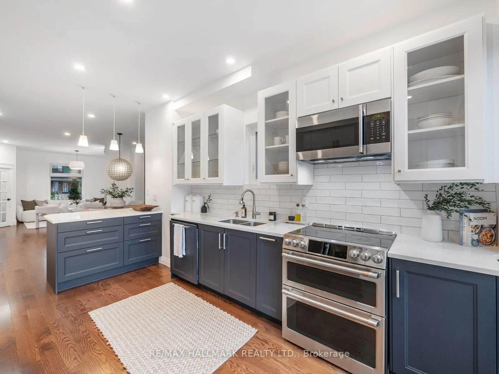 Photo 15 of 16 Bain Avenue, Toronto, North Riverdale — HOMEH