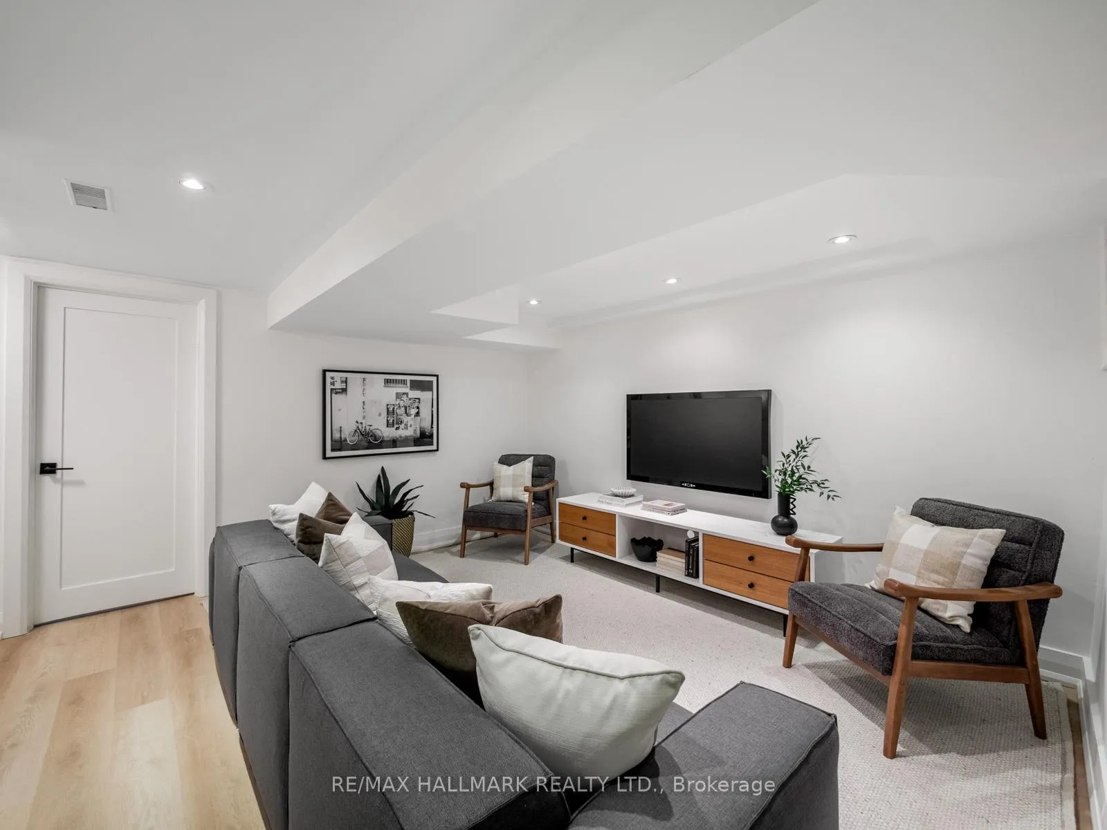 Photo 37 of 16 Bain Avenue, Toronto, North Riverdale — HOMEH