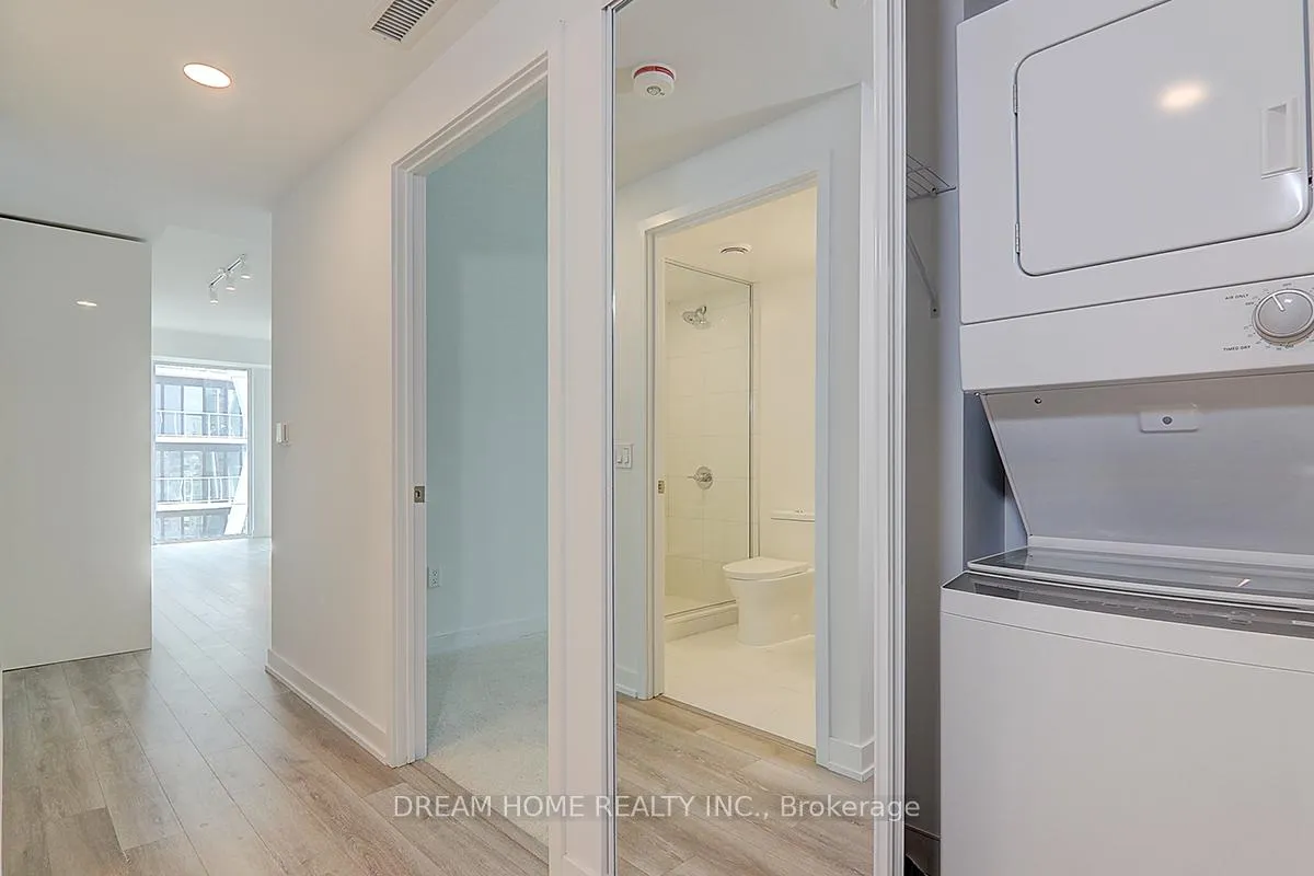 Photo 5 of Unit 1608, 238 Simcoe Street, Toronto, University — HOMEH