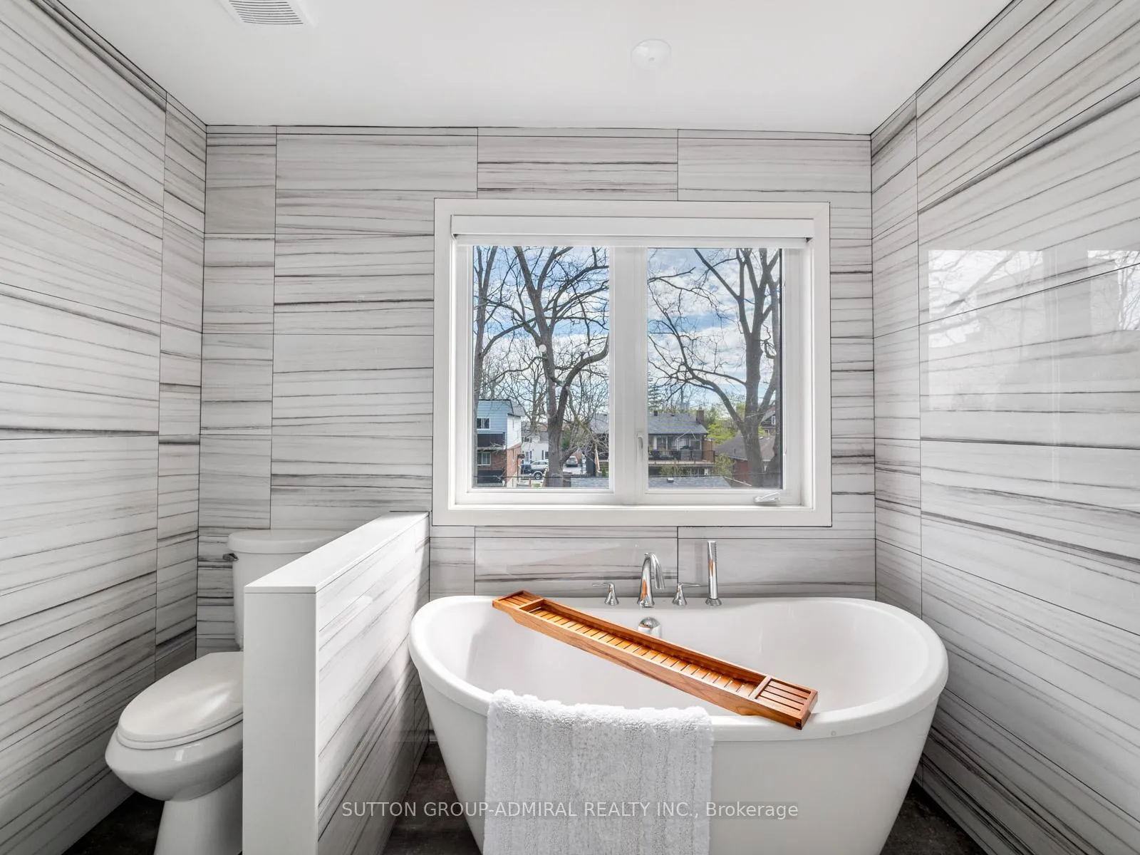 Photo 28 of 113 Euclid Street, Whitby, Downtown Whitby — HOMEH