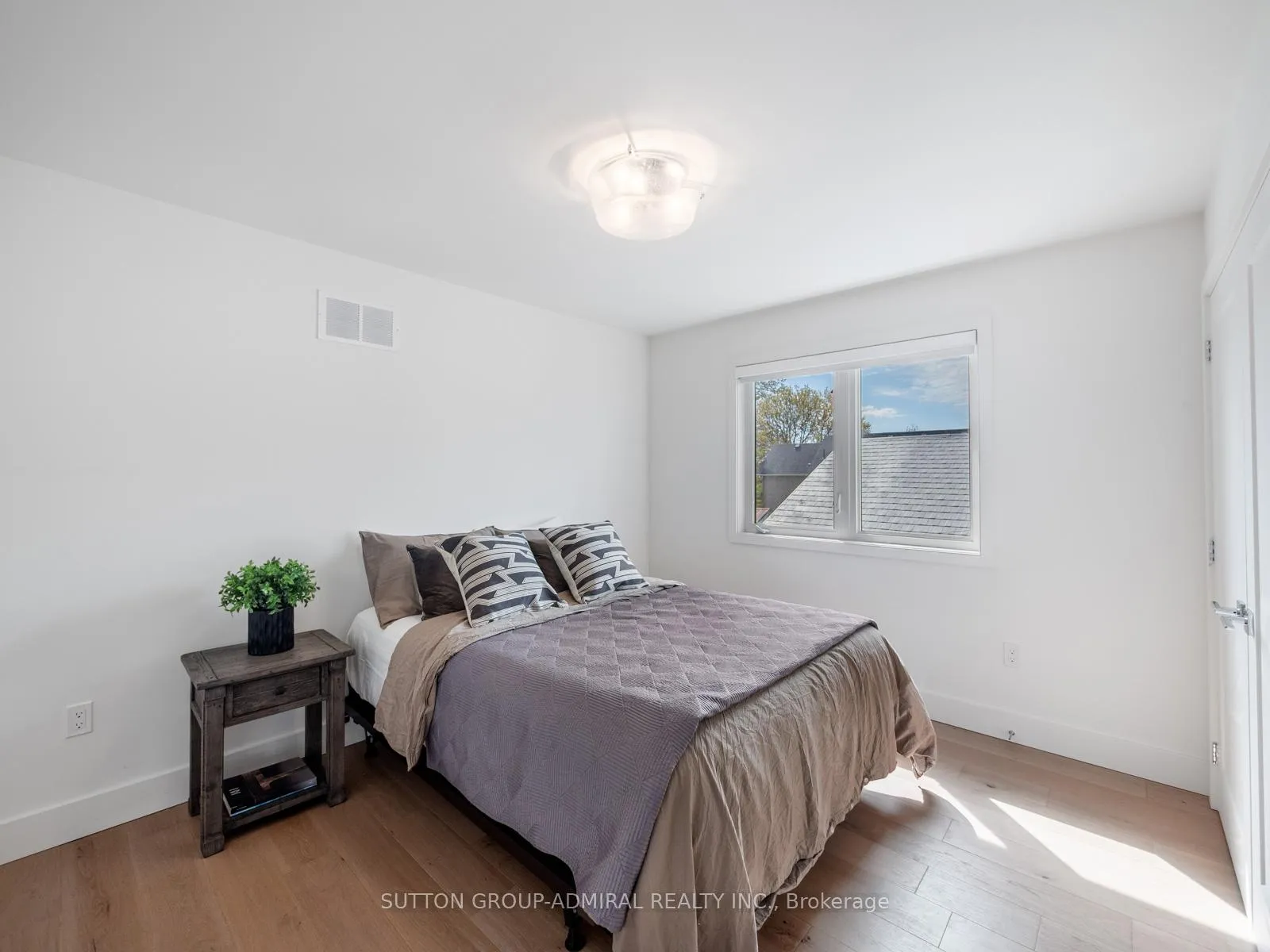 Photo 29 of 113 Euclid Street, Whitby, Downtown Whitby — HOMEH