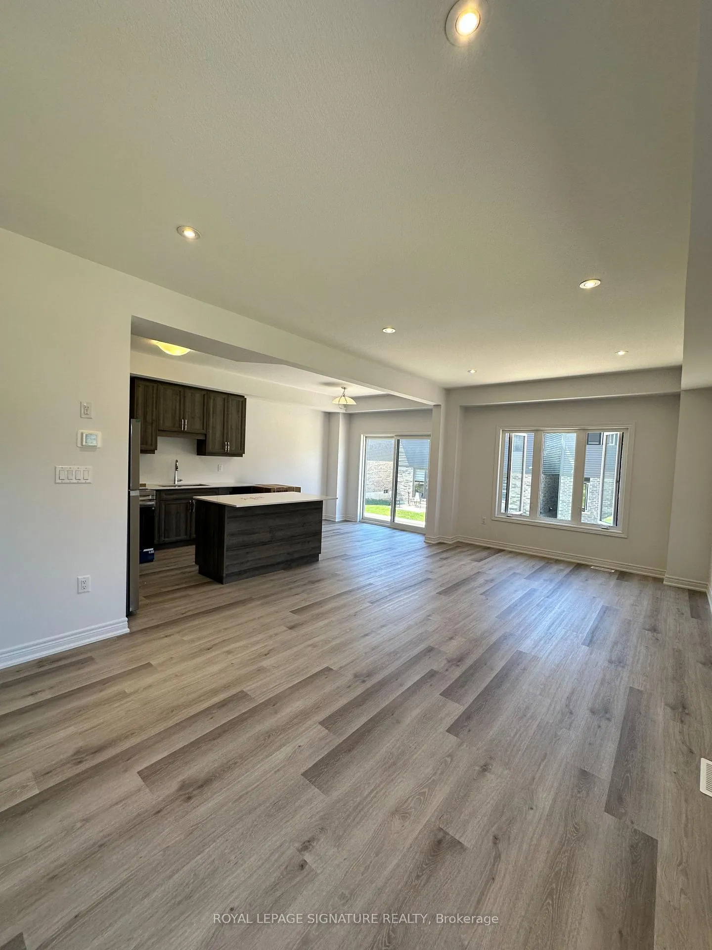 Photo 6 of Unit 35, 448 Blackburn Drive N, Brantford — HOMEH