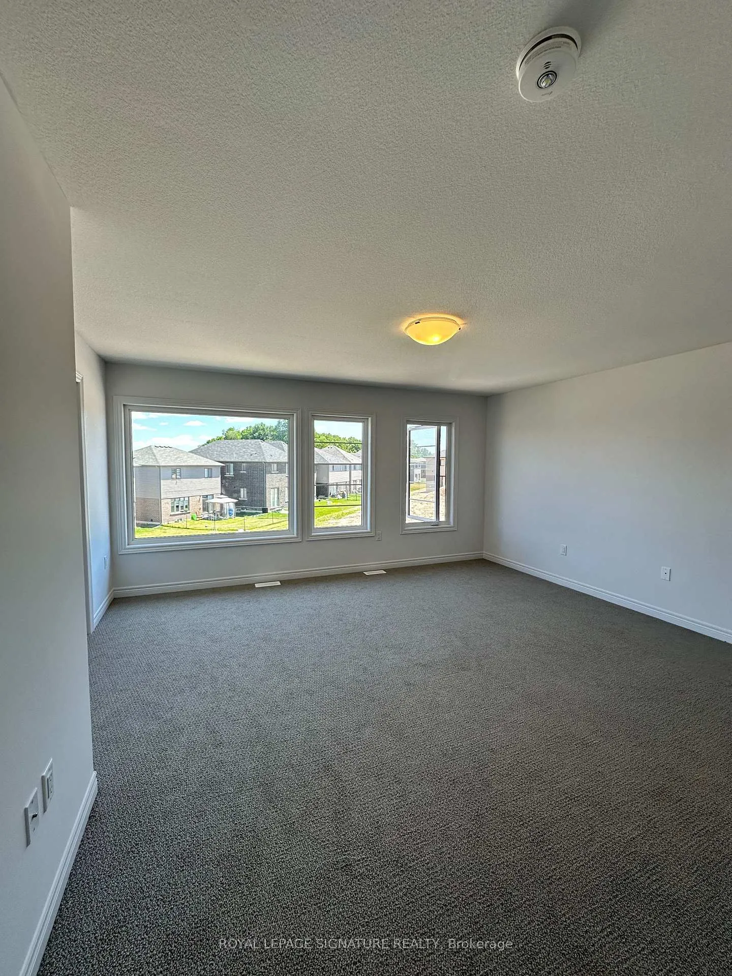 Photo 17 of Unit 35, 448 Blackburn Drive N, Brantford — HOMEH